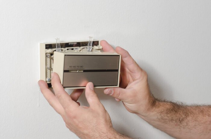 How to Calibrate a Thermostat Without a Technician